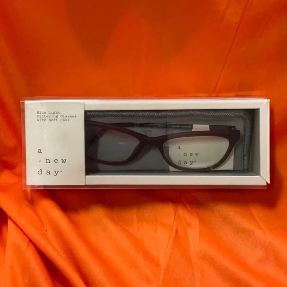A New Day Blue Light Filtering Glasses with Soft Case NEW